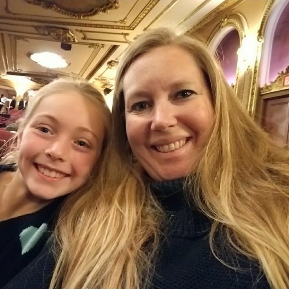 Meet your Posher, April - Picture 1 of 1